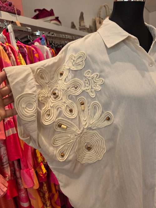 BLUSE TUNIKA CREAM STICKEREI GR.40