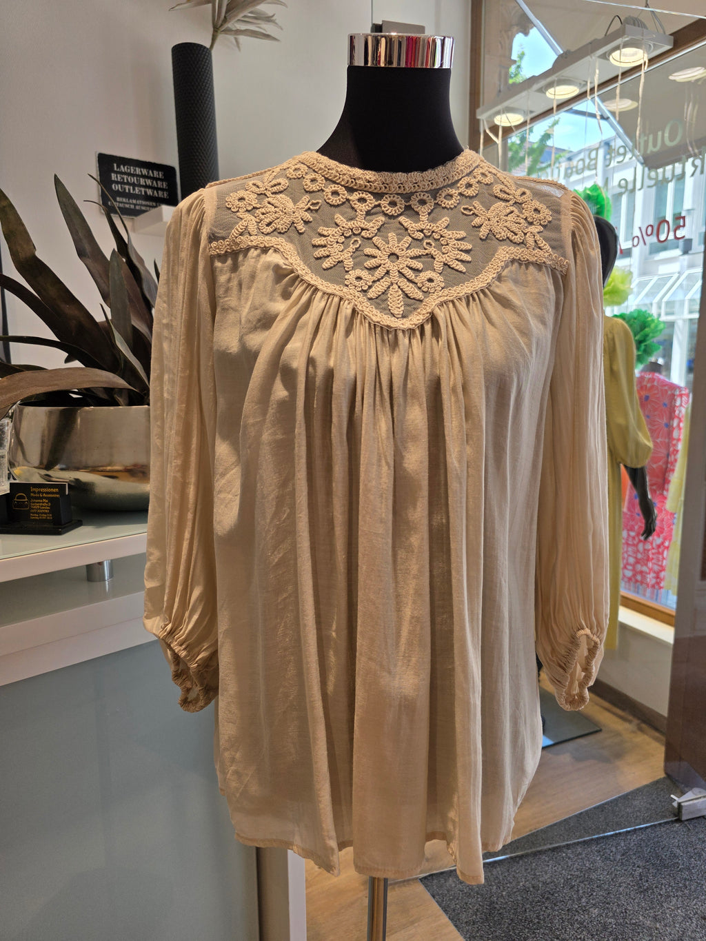 ROMANTISCHE BLUSE TUNIKA CREAM GR.36