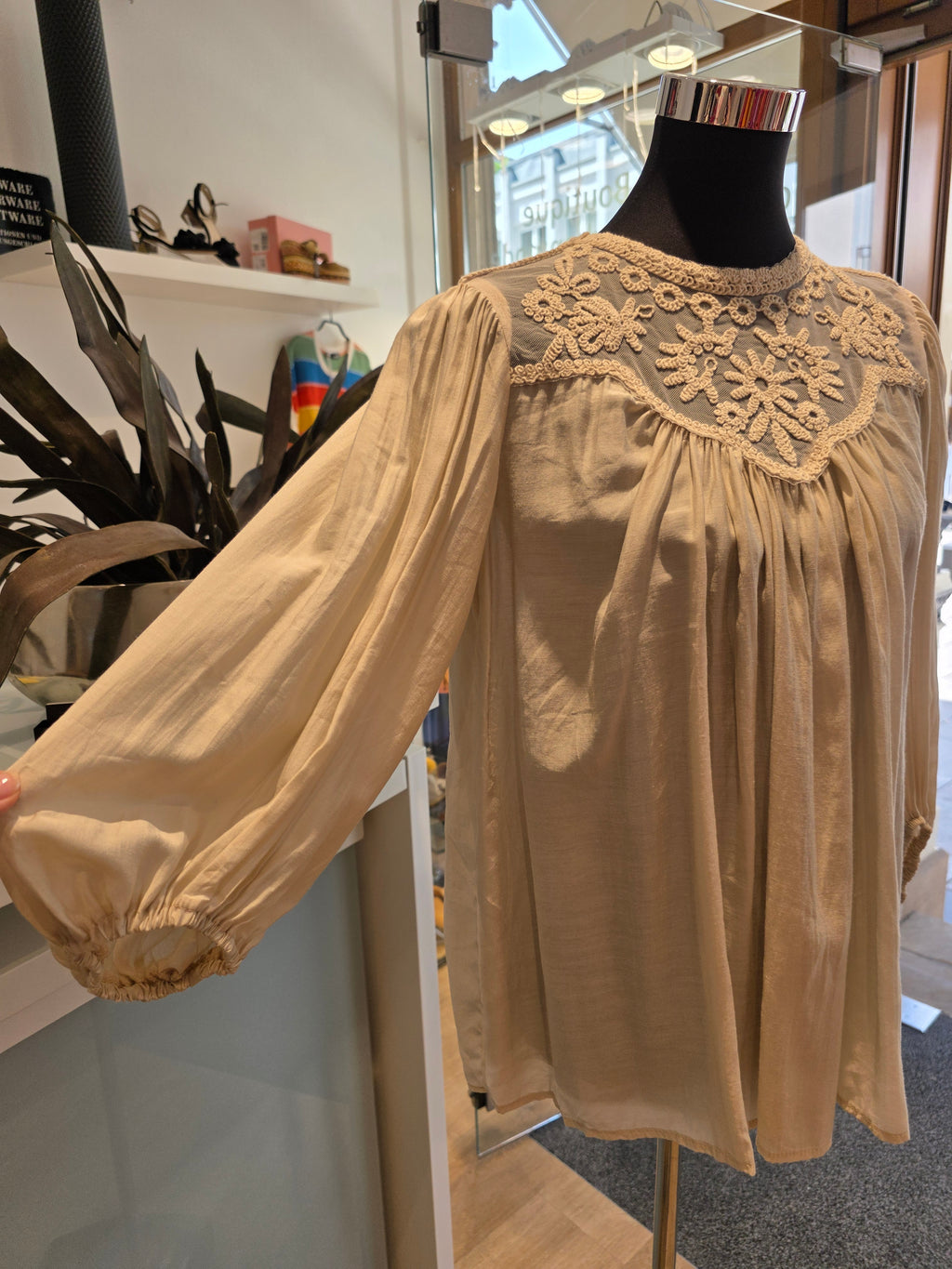 ROMANTISCHE BLUSE TUNIKA CREAM GR.36