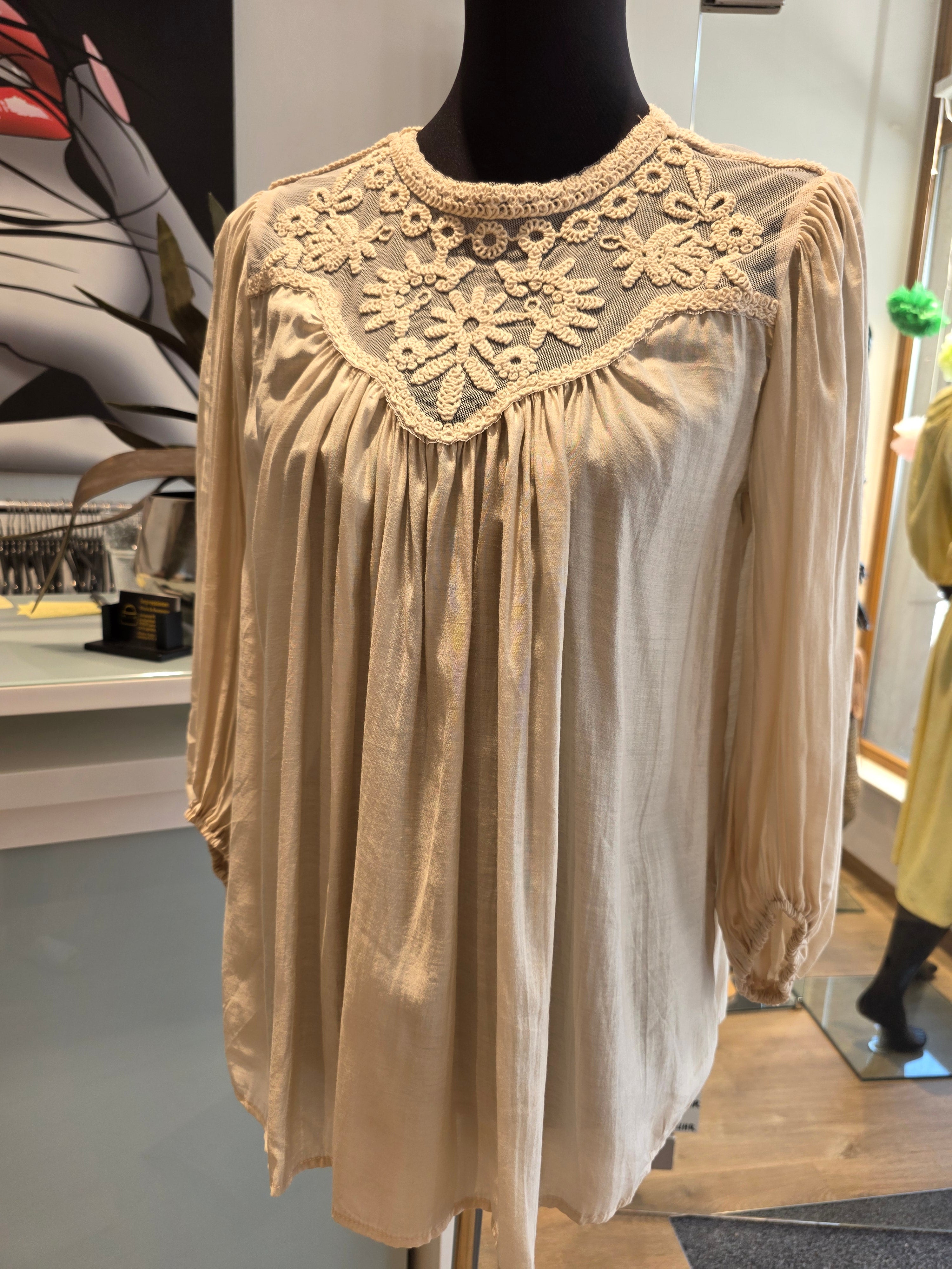 ROMANTISCHE BLUSE TUNIKA CREAM GR.36